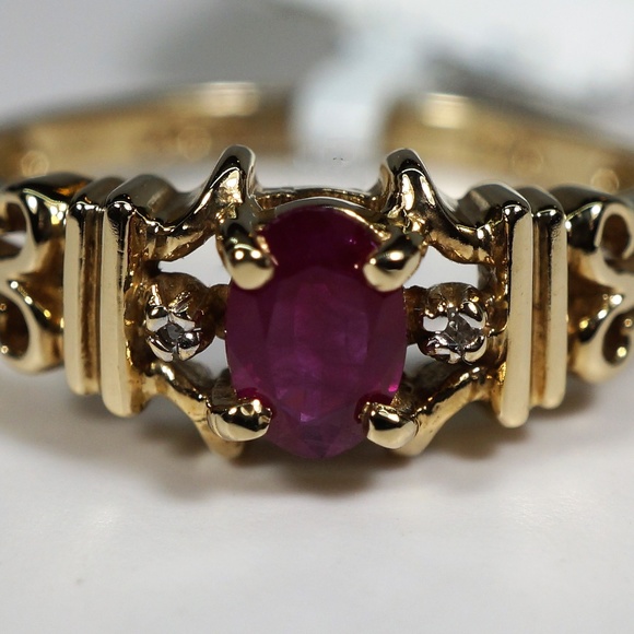 10KY Gold Genuine Ruby & Diamond Ring - Picture 3 of 7